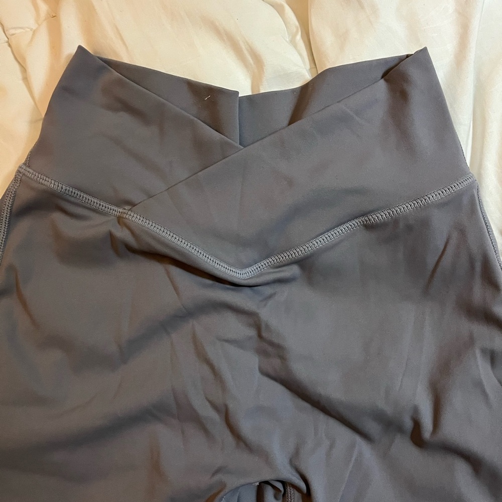 Yeoreo Women's Gray Athletic Shorts - Picture 2 of 9